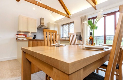 Carnon Downs House | Wonderful private villa for 4 guests with pool, WIFI, TV, patio, pets allowed and parking
