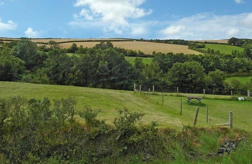 Wadebridge Villa | Wonderful private villa for 4 people with TV, pets allowed and parking
