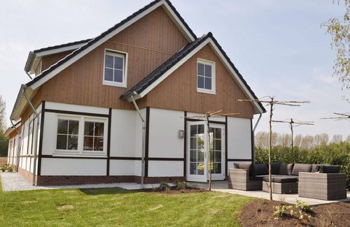 Municipality of Echt-Susteren House | Wonderful private villa for 10 people with pool, WIFI, TV, terrace and parking