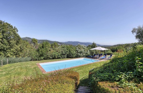 Lucca Villa | Wonderful private villa with A/C, private pool, WIFI, TV, panoramic view and parking, close to L.