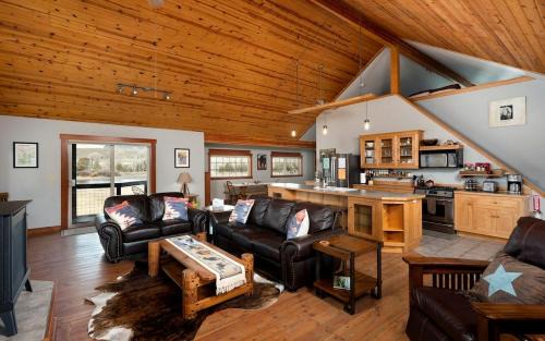 Livingston House | Wonderful River Cottage with Great Hiking Trails in Montana