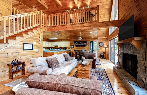 Ellijay House | Wonderful Riverside Home w/Free WiFi, Firepit, AC, Deck - Dogs + Snowbirds OK