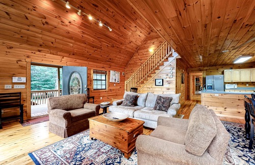 Ellijay House | Wonderful Riverside Home w/Free WiFi, Firepit, AC, Deck - Dogs + Snowbirds OK