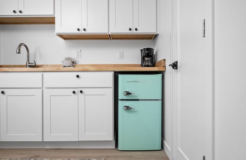 Manzanita Condo | Wonderful Rockaway Location, *Pet Friendly*, Newly Remodeled, Walk to Beach and Downtown, Unit 1
