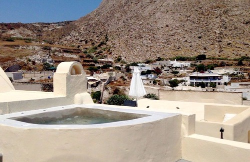 Emporio Villa | Wonderful Santorini Villa | 2 Bedrooms.