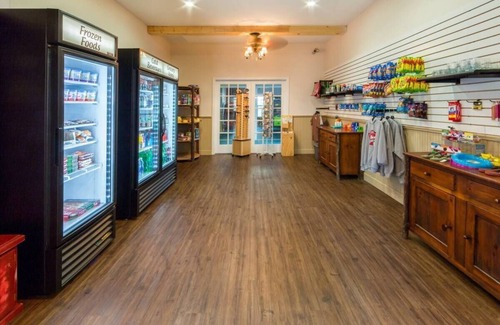 Clarkesville Apartment | Wonderful stay at this charming Georgia Mountain Resort