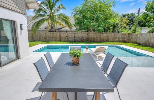 Delray Beach House | Wonderful Tropical Pool House Delray Near Ocean
