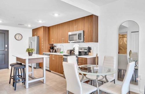 Overtown Apartment | Wonderful Unit In Downtown Miami W/Free Parking