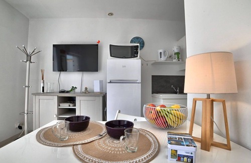 Cheray House | Wonderful villa for 4 guests with pool, WIFI, terrace and parking