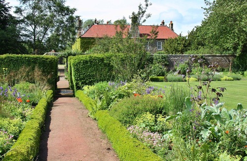 Carlton-in-Cleveland House | Wonderful villa for 4 people with WIFI, TV and terrace