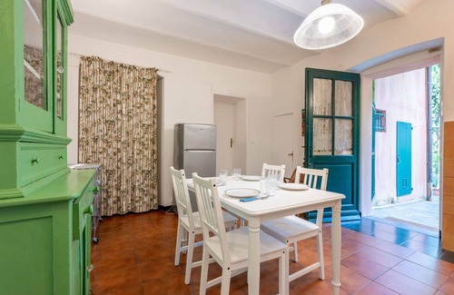 Albisola Superiore Villa | Wonderful villa for 4 guests with WIFI, TV, pets allowed and parking