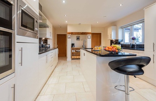 Holywell House | Wonderful villa for 14 people with WIFI