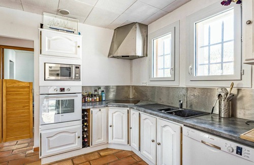 Rustrel House | Wonderful villa for 4 guests with WIFI, private pool, TV, terrace and parking
