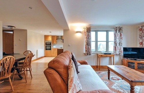 Craven Arms House | Wonderful villa for 4 people with WIFI, pool and terrace