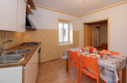 Comero House | Wonderful villa for 4 guests with WIFI, TV, balcony and pets allowed