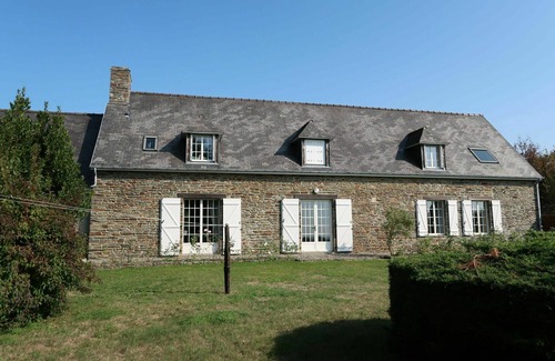 Vains House | Wonderful villa for 6 guests with TV and patio