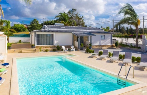 Trappeto Villa | Wonderful villa for 8 people with WIFI, A/C, private pool and TV