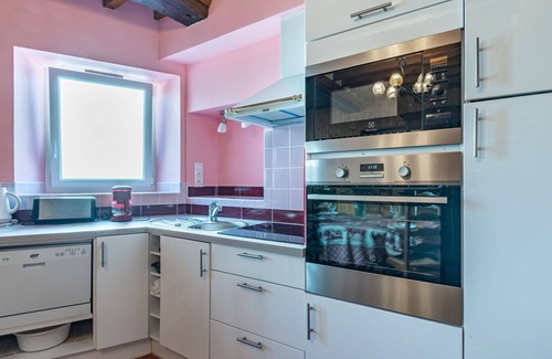 Commes House | Wonderful villa for 4 guests with TV and pets allowed