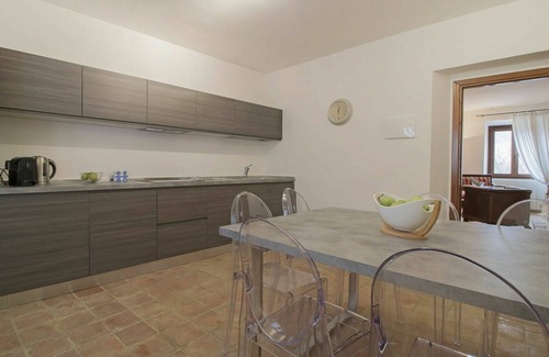 Tresana Villa | Wonderful villa with WIFI, pool, A/C, TV, terrace, pets allowed, panoramic view and parking