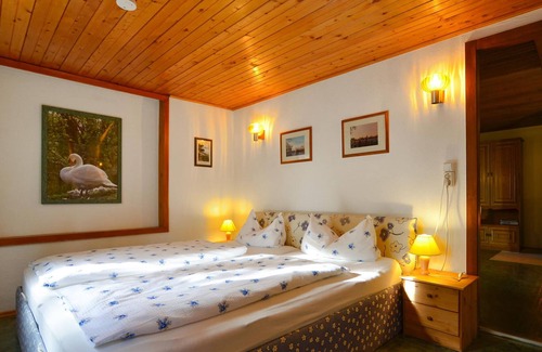 Schumachersiedlung House | Wonderful waterfront property directly on the Havel River with its own jetty and boat.