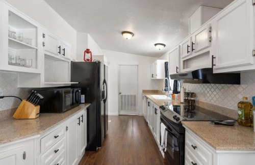 Williams House | Wonderland in Williams Scenic Views EscapetheCity