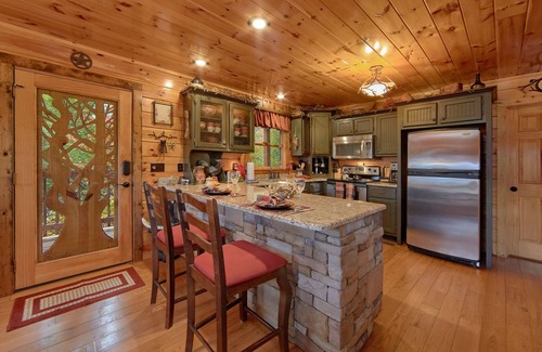 Gatlinburg - Pigeon Forge Cabin | WONDROUS VIEWS! Luxury Dream Cabin! 5 Mins to Town! Hot Tub! Media & Game Rooms!