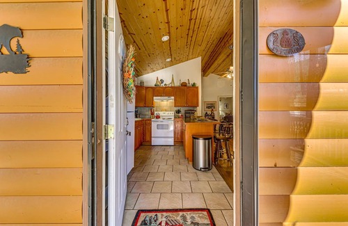 Ruidoso Cabin | Wood Cabin, Full Amenities, Family Friendly and wifi access