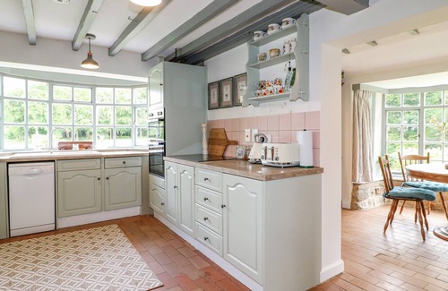Forsbrook Cottage | WOOD COTTAGE, family friendly, character holiday cottage in Milwich