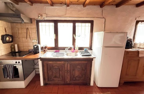 Los Masos House | Wood Lodge - Sleeps10 - Skiing - Thermal Baths