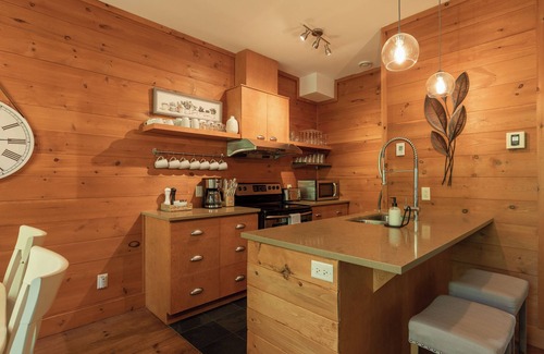 Lac Superieur Village Cabin | Wood log cabin | Spa + Gym + Kids Club