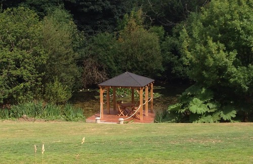Mylor Churchtown Cabin | Woodcutter's Hide, get away from it all and enjoy a romantic, rural experience.