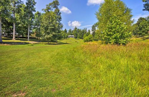 Gilbertsville Apartment | Wooded Gilbertsville Hideaway on Kentucky Lake!