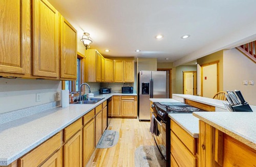 West Dover House | Wooded Wonder