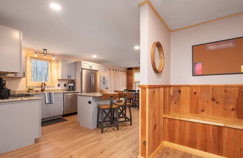 Center Conway House | Wooded Wonderland with private wood fired Sauna!