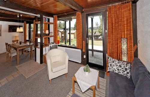 Waldkirchen House | Wooden chalet with terrace near a swimming lake