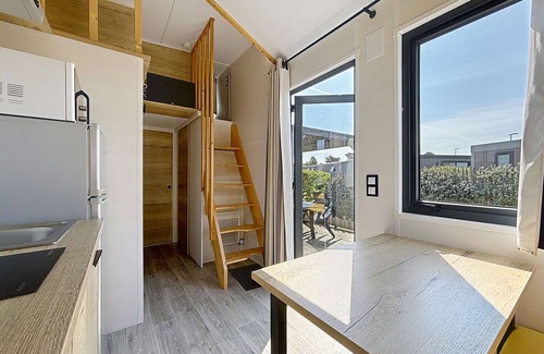 Jullouville-les-Pins House | Wooden Tiny House with terrace, pool, wifi, pets, parking - 200m from the beach