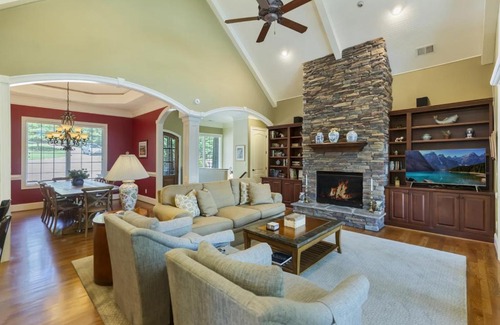 West Union House | Woodhaven Dr - A Keowee Waterfront Home To Wow Everyone