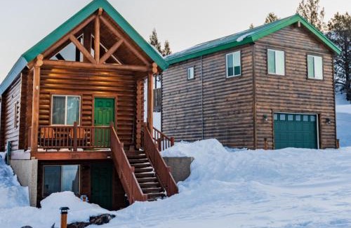 Alton House | Woodland Cabins by Jerny Destinations