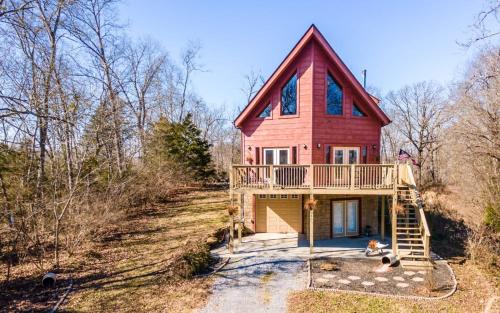 Boyds Creek Villa | Woodland Chalet