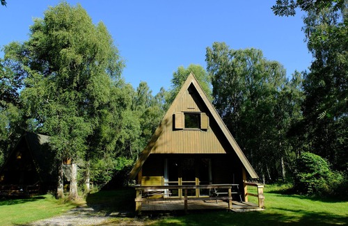 Cannich Ski Chalet | Woodland cottage nestled in woods on the banks of a glorious Highland River