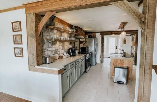 Royal Cottage | Woodland Cottage *Newly Remodeled*