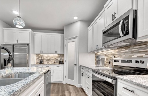 Bella Vista House | 🚴🌲 Woodland Haven - 5 Bed w/King & Bunk Room