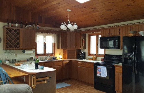 Naples House | Woodland Hideaway a Peaceful Finger Lakes 2 bedroom 1.5 bath home in Naples NY