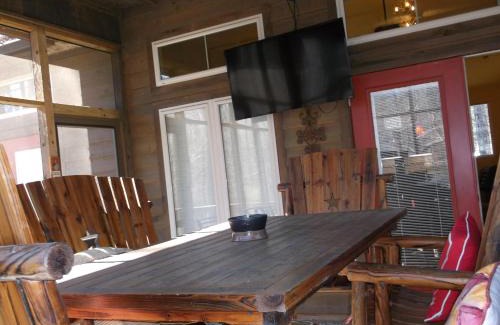 Mount Ida House | Woodland Hideaway Haven