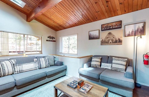 Crestline House | Woodland Hideaway