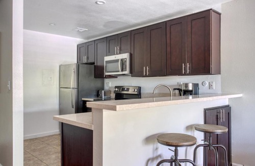 Woodland Hills Apartment | Woodland Hills 1BR w pool gym nr Warner center LAX-893