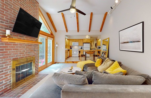 Bath House | Woodland home with screened porch, 2 living rooms - near historic waterfront
