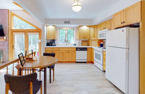 Bath House | Woodland home with screened porch, 2 living rooms - near historic waterfront