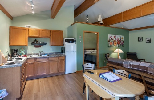 Bayfield Apartment | Woodland Lodging | Hillside Perch, Forest Views