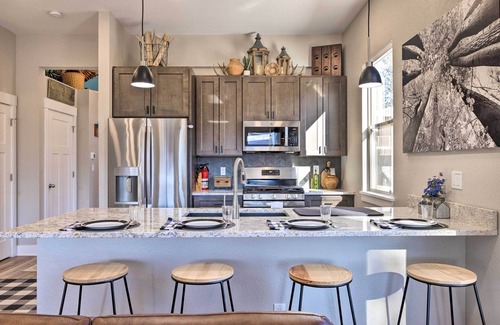 Woodland Park House | Woodland Park Escape: Licensed, Hot Tub, Mtn Views